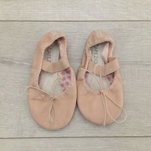 Capezio  Ballet Shoes Size 9 Toddler